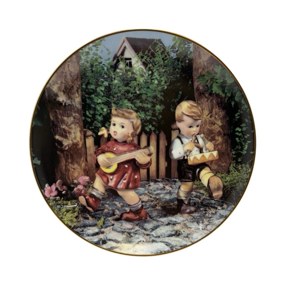 Danbury Mint M J Hummel Little Companions PRIVATE PARADE Limited Edition Plate